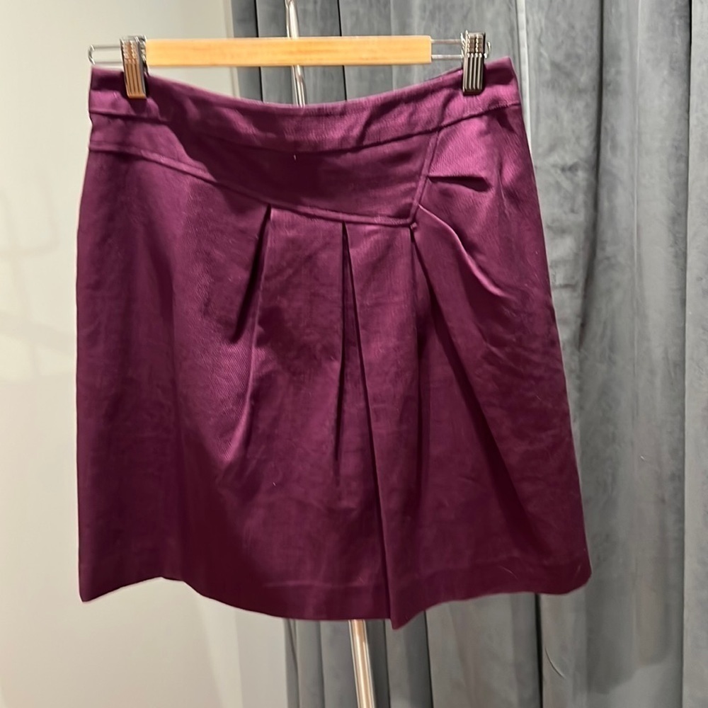 Tabitha (Sold by Anthropologie). Size 8. Side pockets. Back zipper closure.